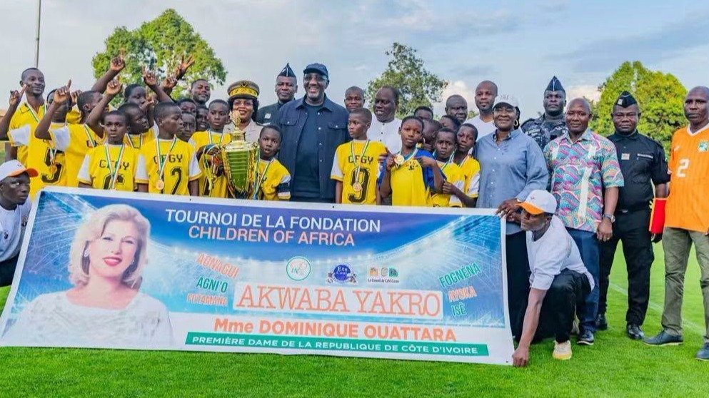 Yamoussoukro/Sport : le Ministre Souleymane Diarrassouba préside la finale du tournoi Chidren of Africa dotée du trophée Dominique Ouattara